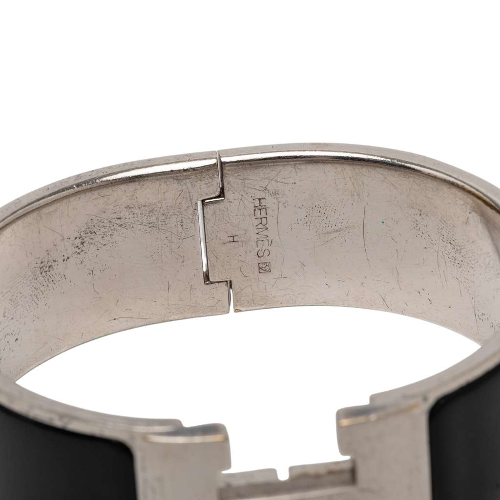 Hermès Wide Enamel Clic Clac H Bracelet PM Black Good condition - Model View