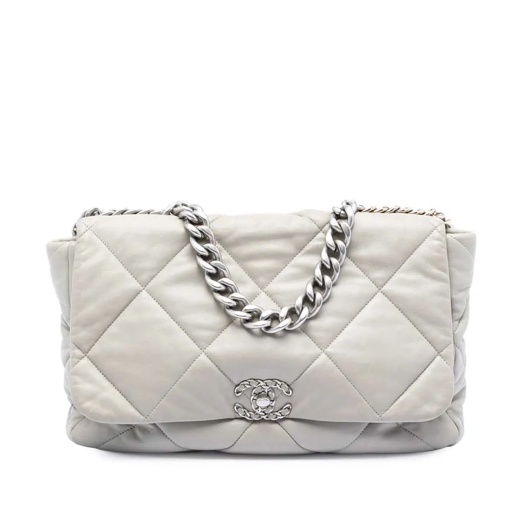 Chanel Maxi Lambskin 19 Flap Grey Leather Very good - Front View
