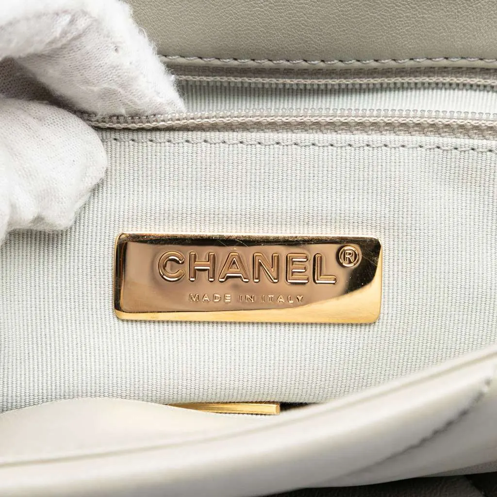 Chanel Maxi Lambskin 19 Flap Grey Leather Very good - Box View