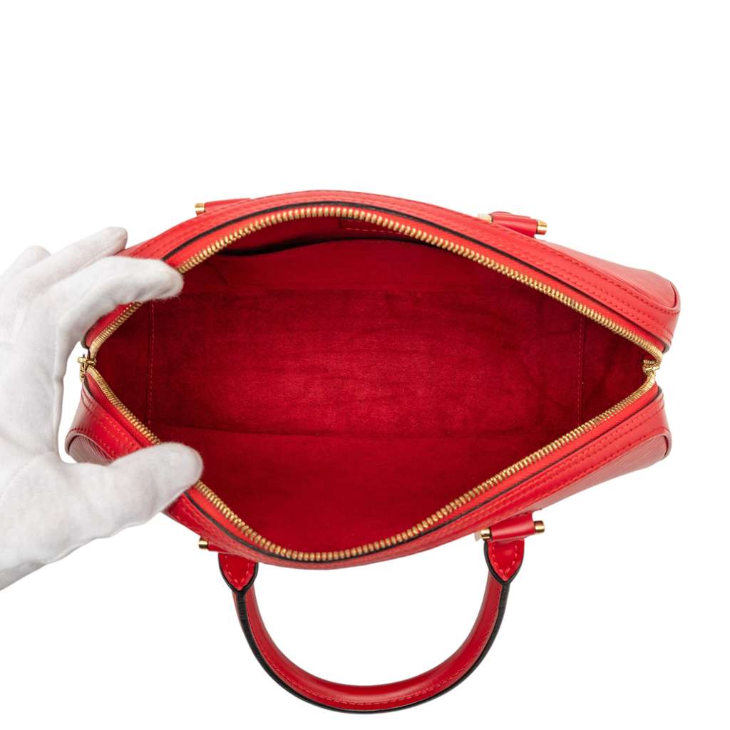 Louis Vuitton Epi Jasmine Red Leather Good condition - Model View