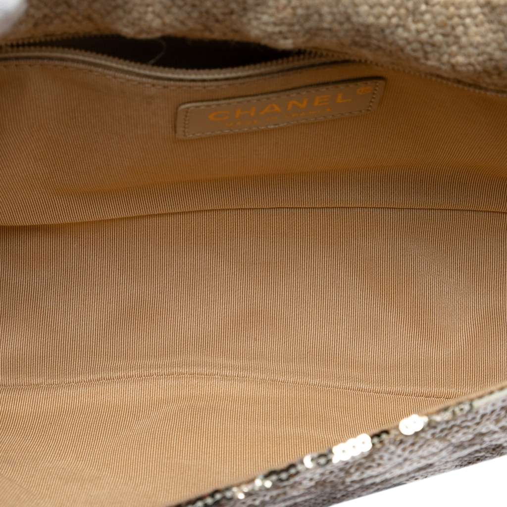 Chanel Quilted Sequined Raffia Easy Reissue 2.55 Single Flap 225 Silver Good condition - Model View