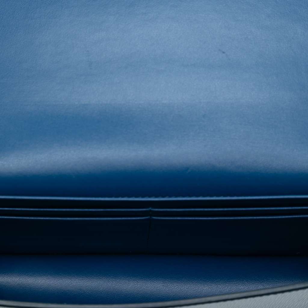 Prada Vitello Move Wallet On Chain Blue Leather Good condition - Model View