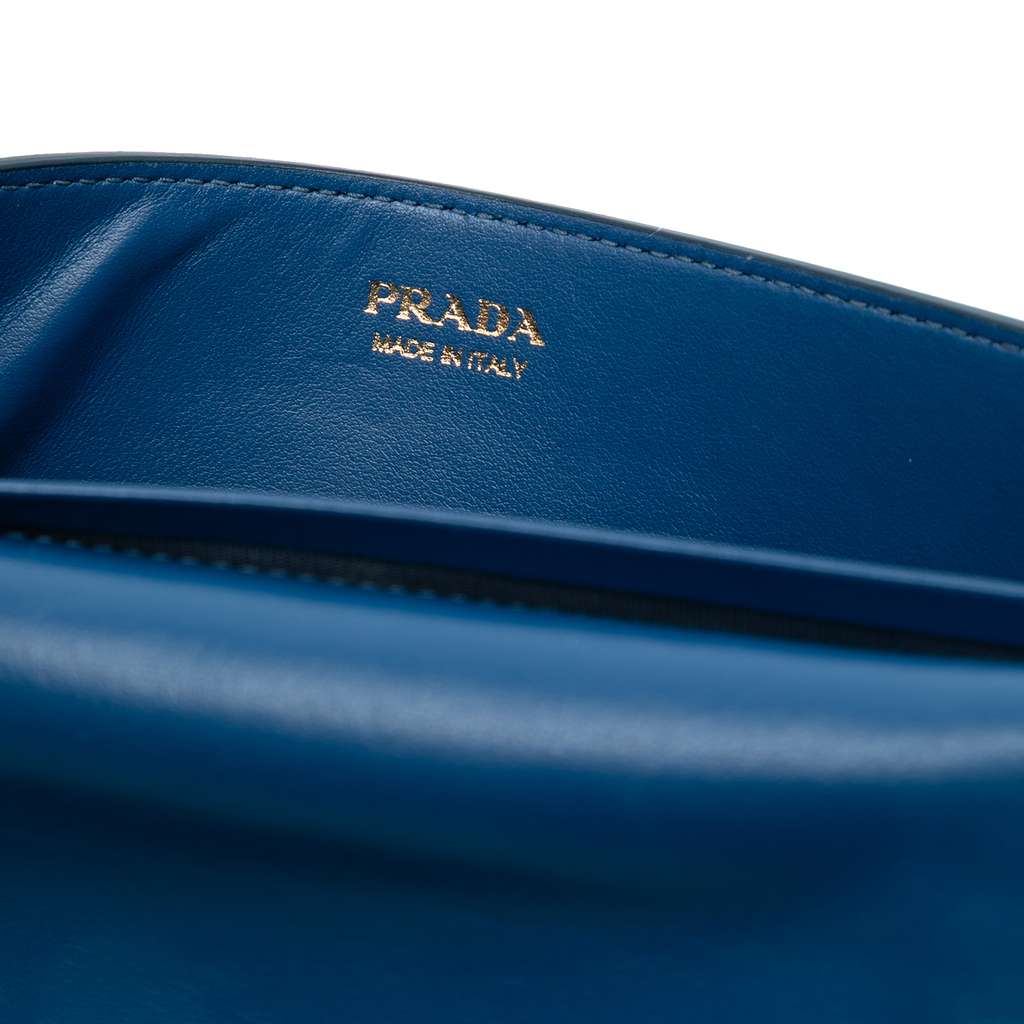 Prada Vitello Move Wallet On Chain Blue Leather Good condition - Box View