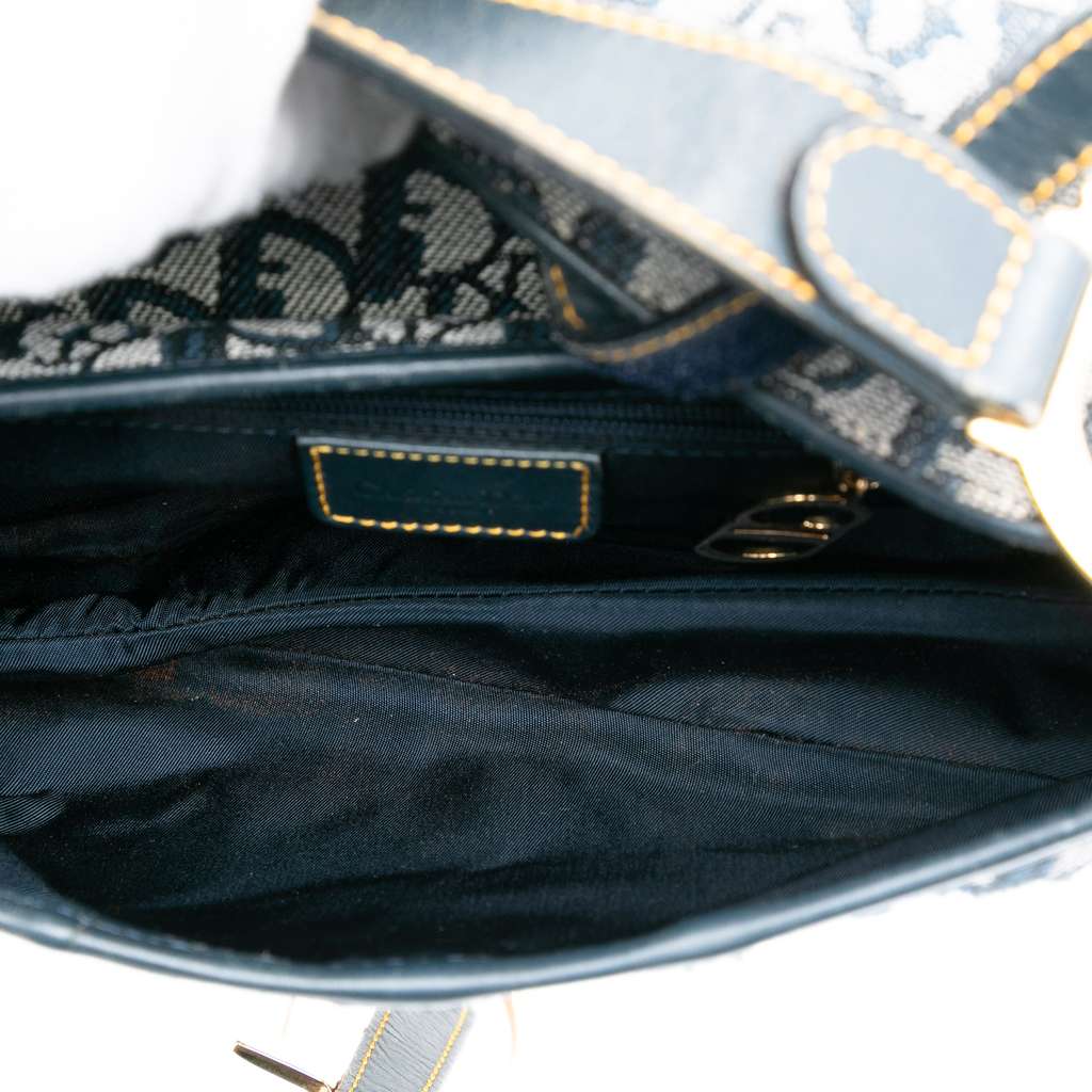 Dior Oblique Canvas Saddle Bag Blue Canvas Good condition - Model View