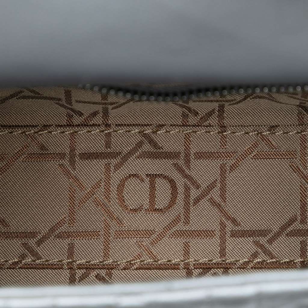 Dior Mini Lambskin Cannage Lady Dior Grey Leather Good condition - Model View