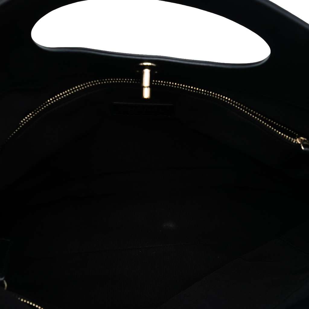 Chanel Large Quilted Shiny Aged Calfskin 31 Shopping Bag Black Leather Good condition - Model View