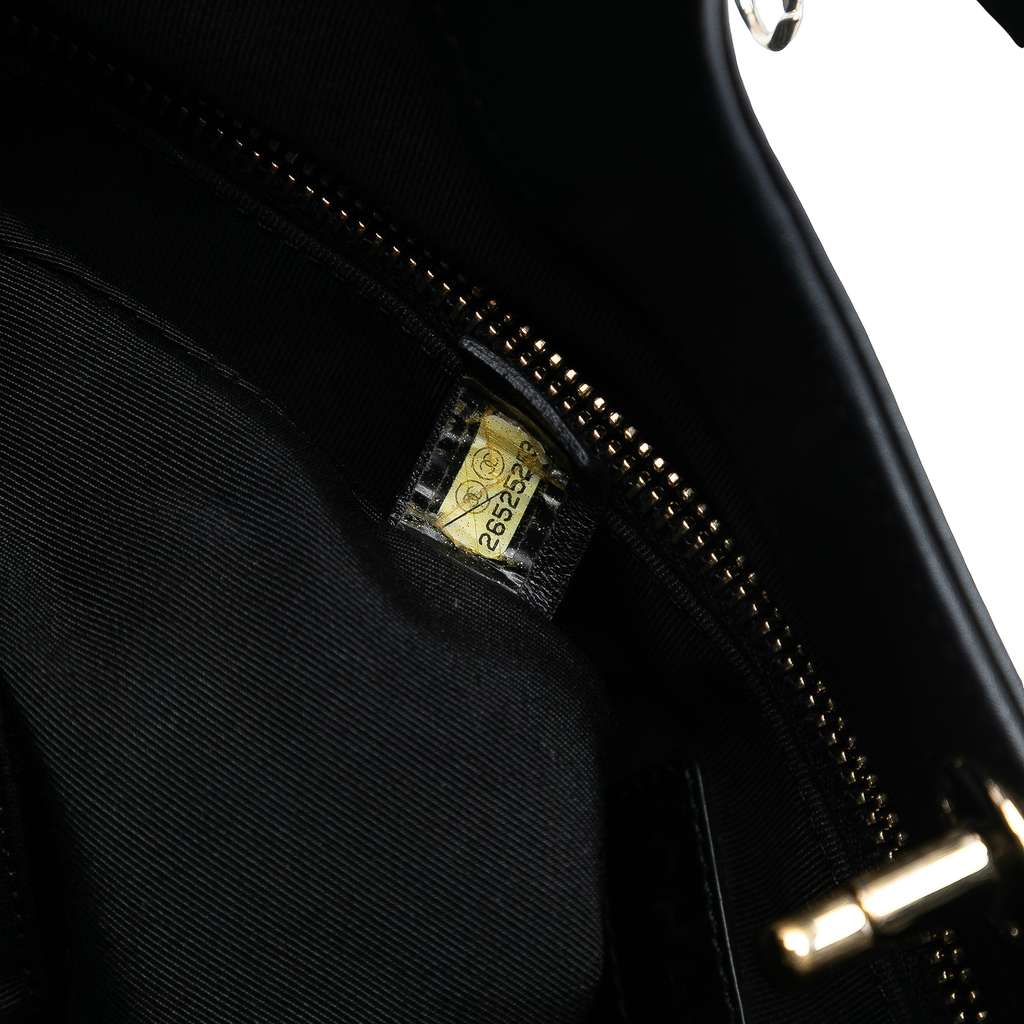 Chanel Large Quilted Shiny Aged Calfskin 31 Shopping Bag Black Leather Good condition - Box View