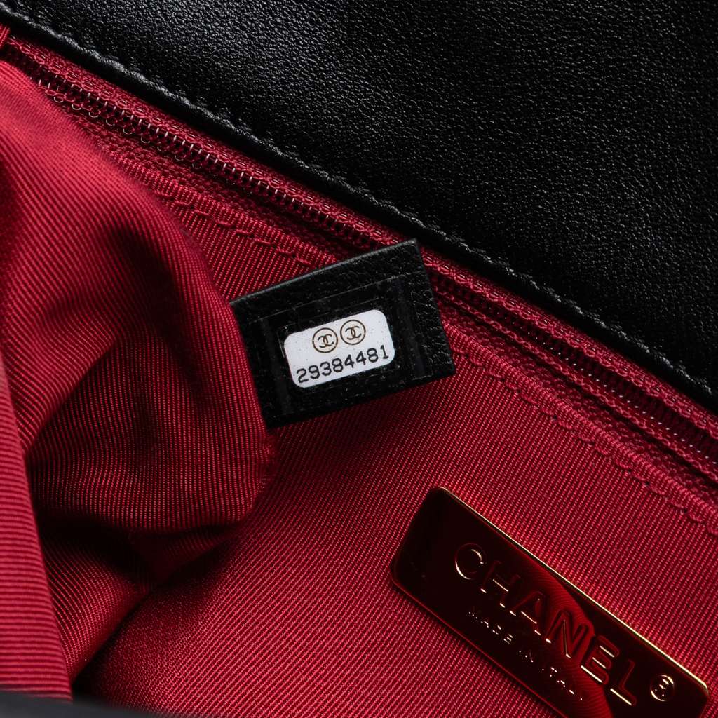 Chanel Large Lambskin 19 Flap Black Leather Good condition - Box View