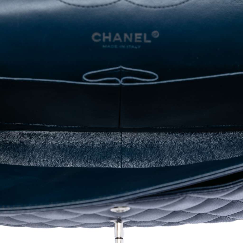 Chanel Jumbo Classic Caviar Double Flap Blue Leather Good condition - Model View