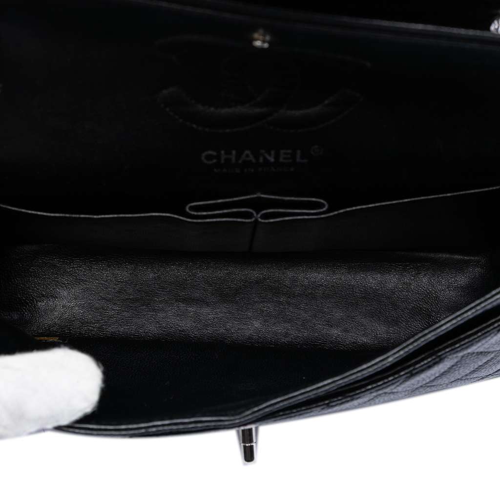 Chanel Small Classic Caviar Double Flap Black Leather Good condition - Model View