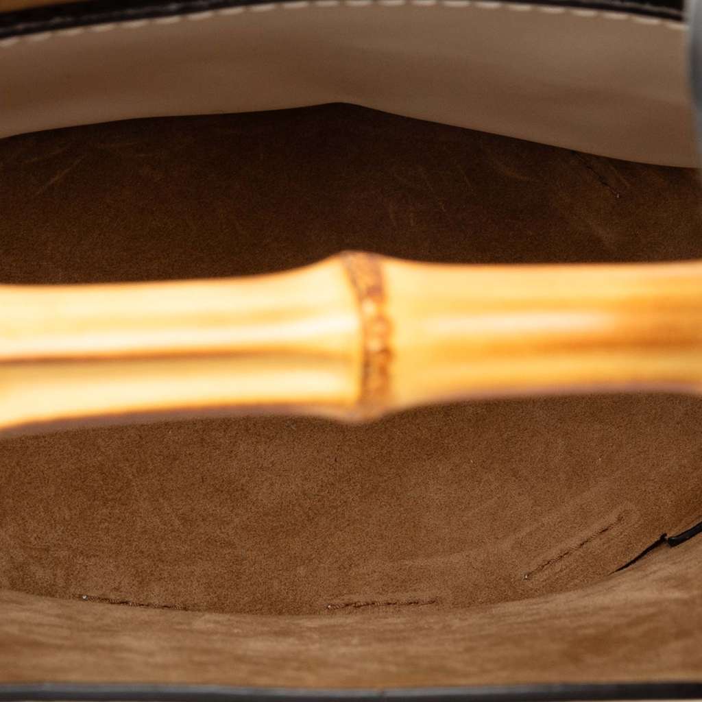 Loewe Calfskin Bamboo Bucket Bag White Leather Good condition - Model View