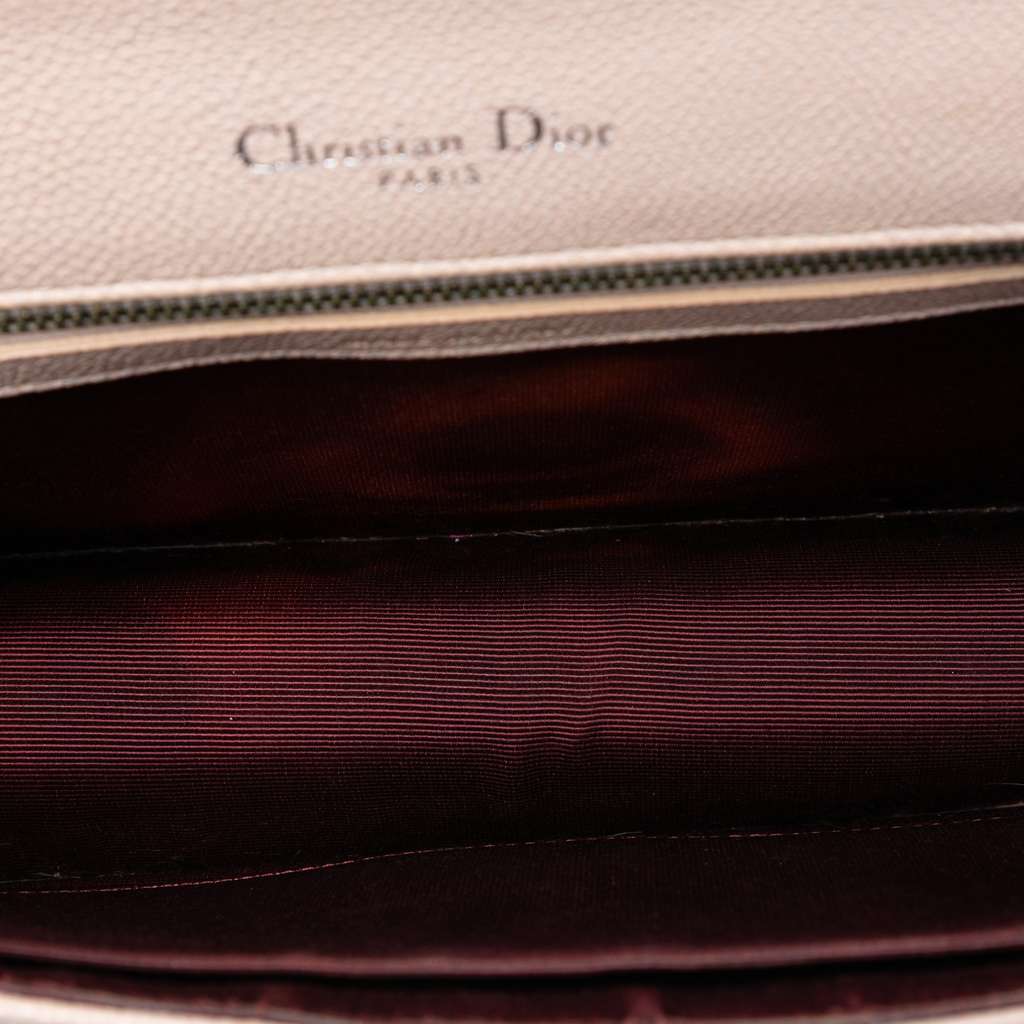 Dior Medium Grained Calfskin Diorama Flap Pink Leather Good condition - Model View