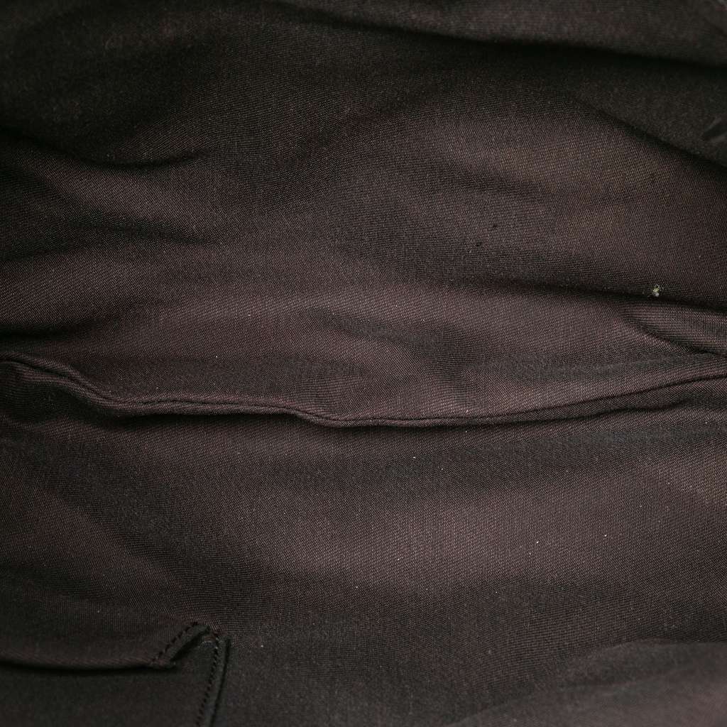 Gucci GG Canvas Web Crossbody White Canvas Good condition - Model View