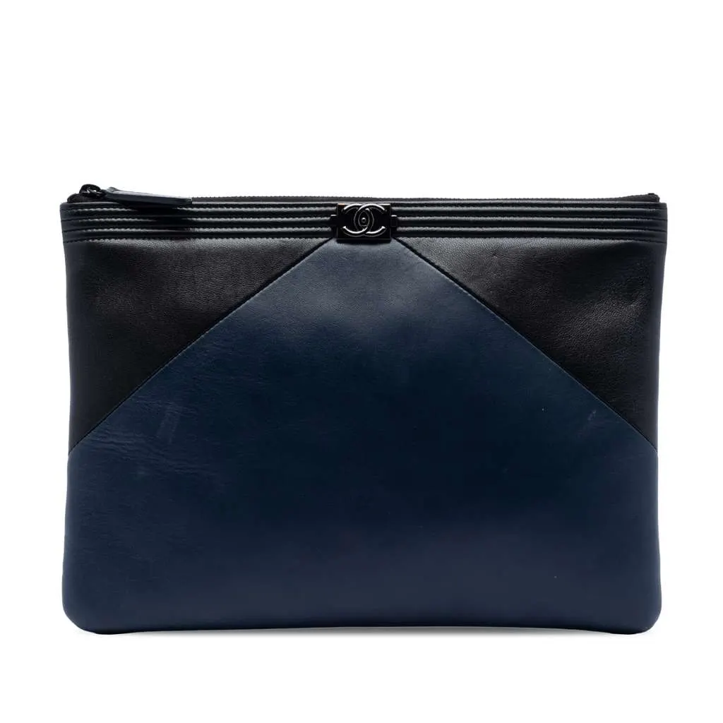 Chanel Medium Bicolor Lambskin Boy O Case Clutch Blue Leather Very good - Front View