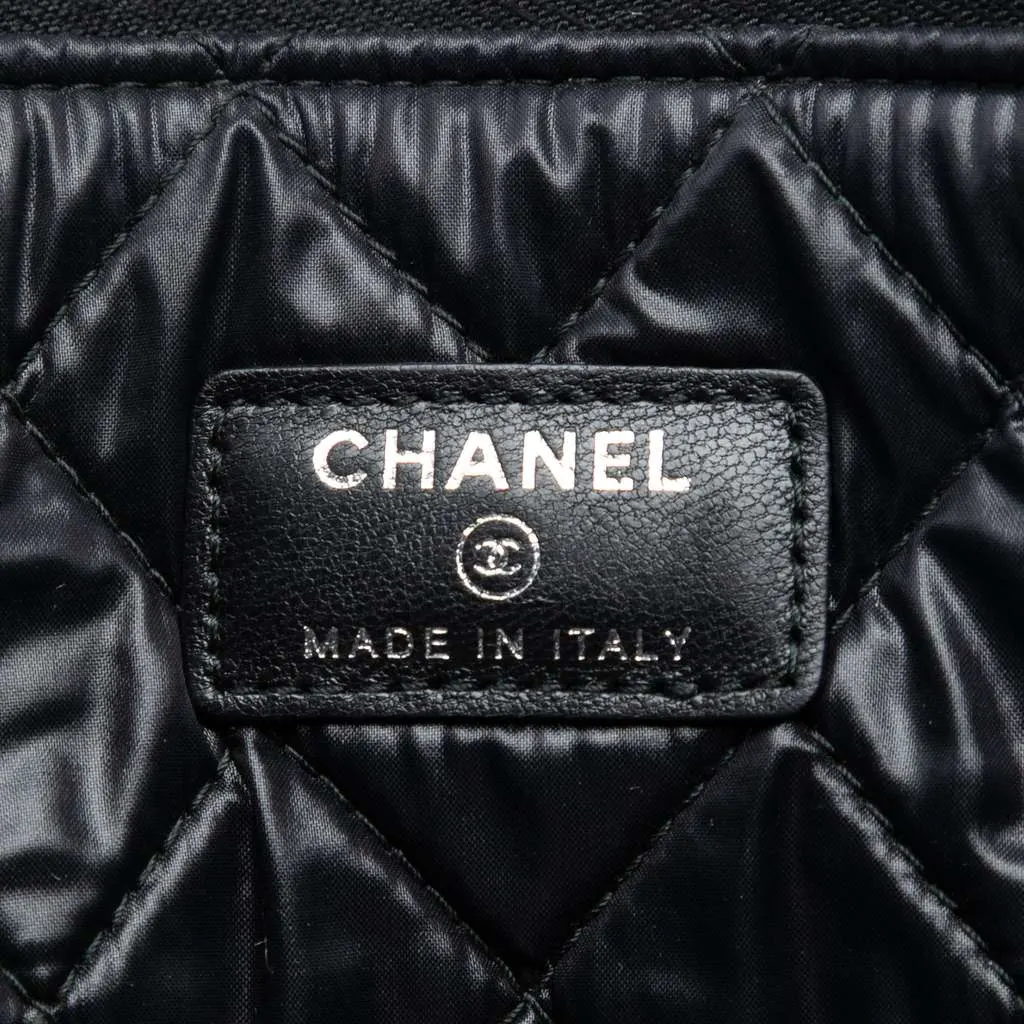 Chanel Medium Bicolor Lambskin Boy O Case Clutch Blue Leather Very good - Box View