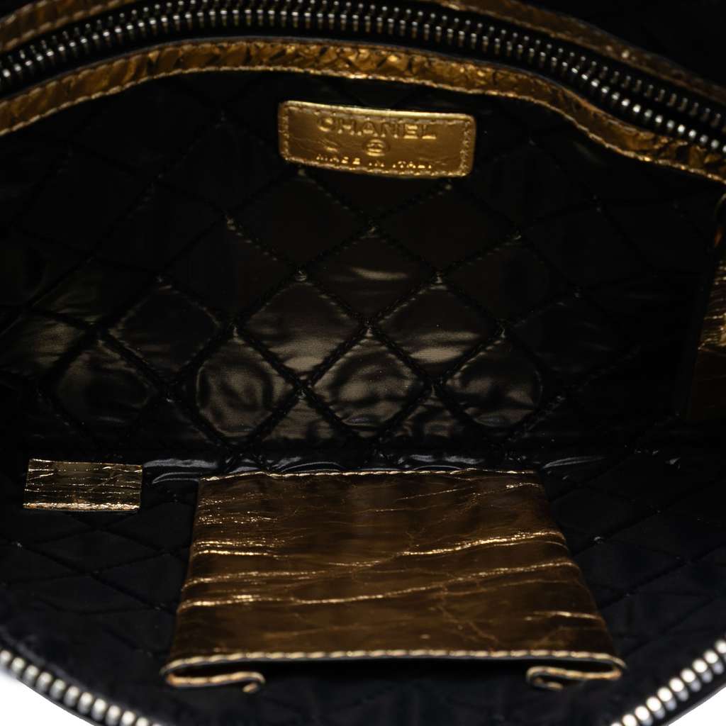 Chanel Metallic Lambskin Je Ne Suis Pas En Solde Clutch Gold Leather Good condition - Model View