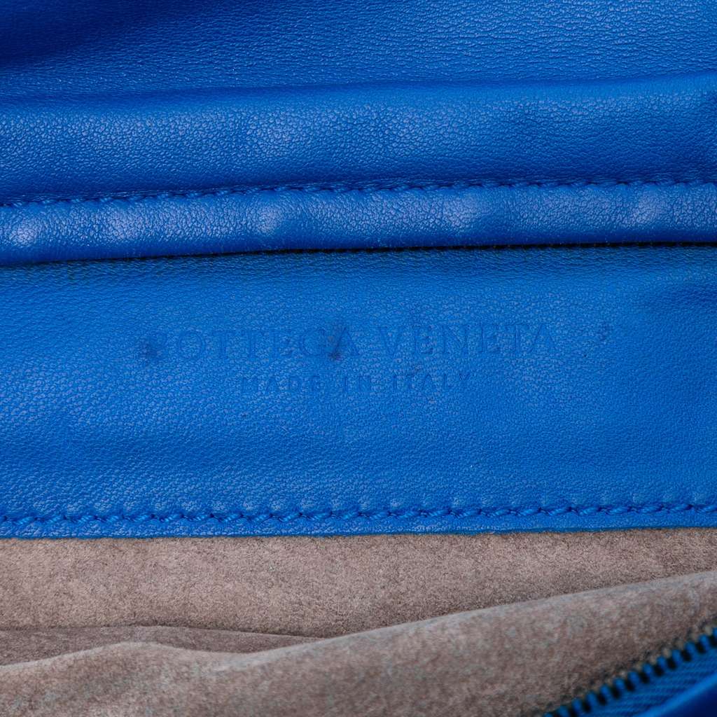 Bottega Veneta Nappa Intrecciato Turn Lock Clutch Blue Leather Good condition - Box View