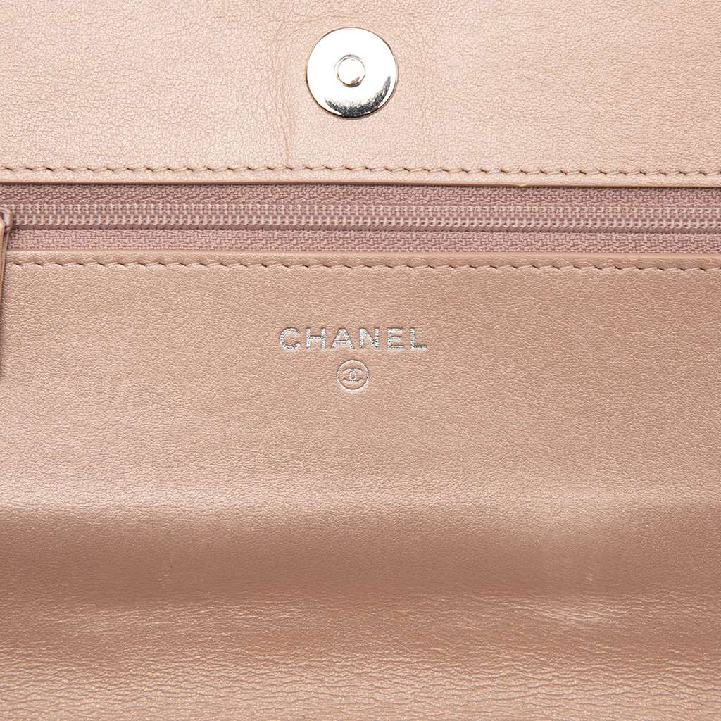Chanel CC Embossed Lambskin Camellia Wallet On Chain Pink Leather Good condition - Box View