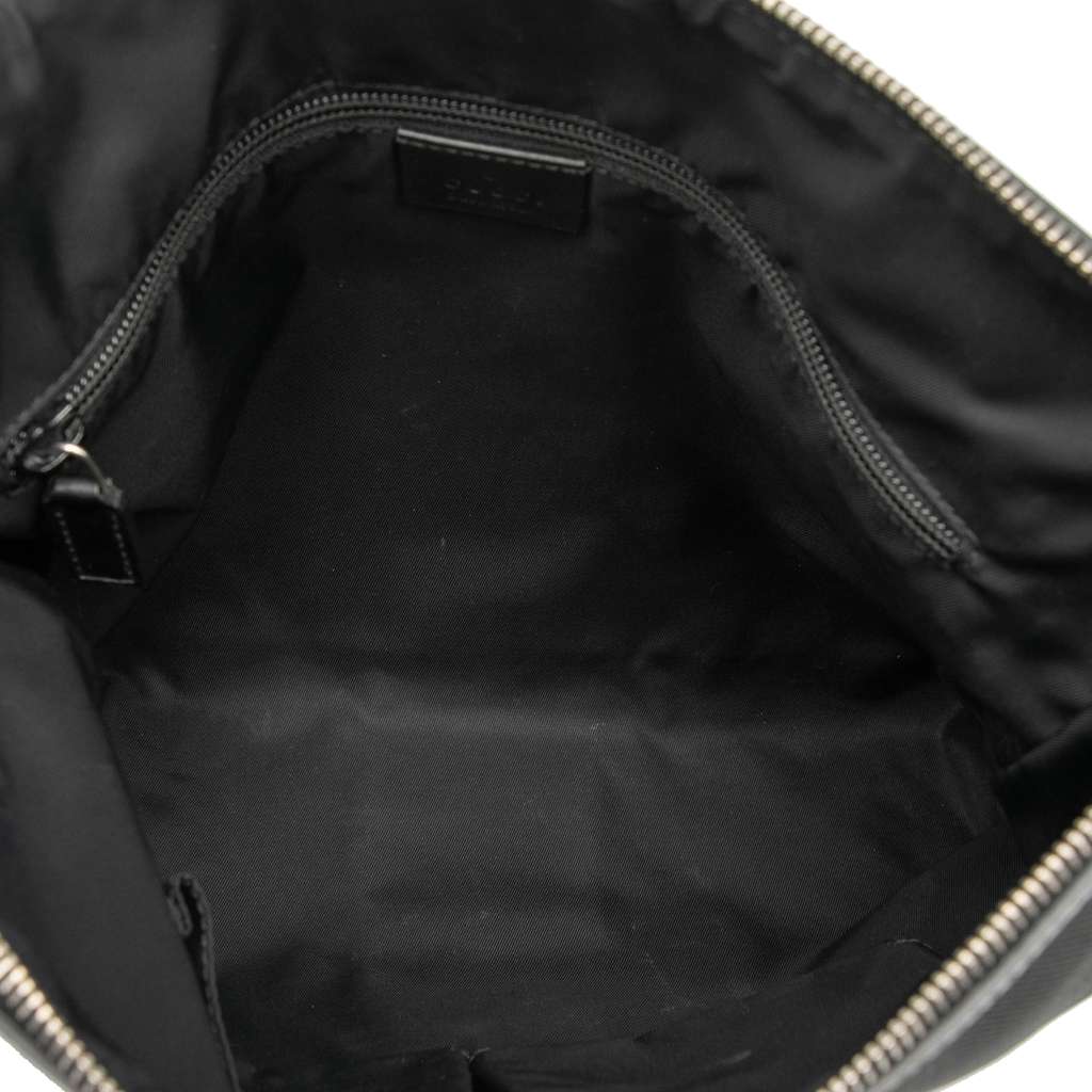 Gucci GG Techno Canvas Web Messenger Bag Black Canvas Good condition - Model View