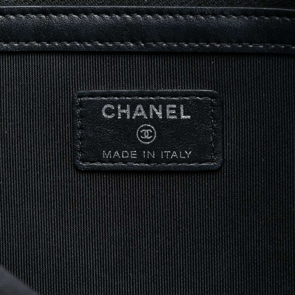 Chanel Medium Croc Embossed Calfskin Gabrielle Cosmetic Case Black Leather Good condition - Box View