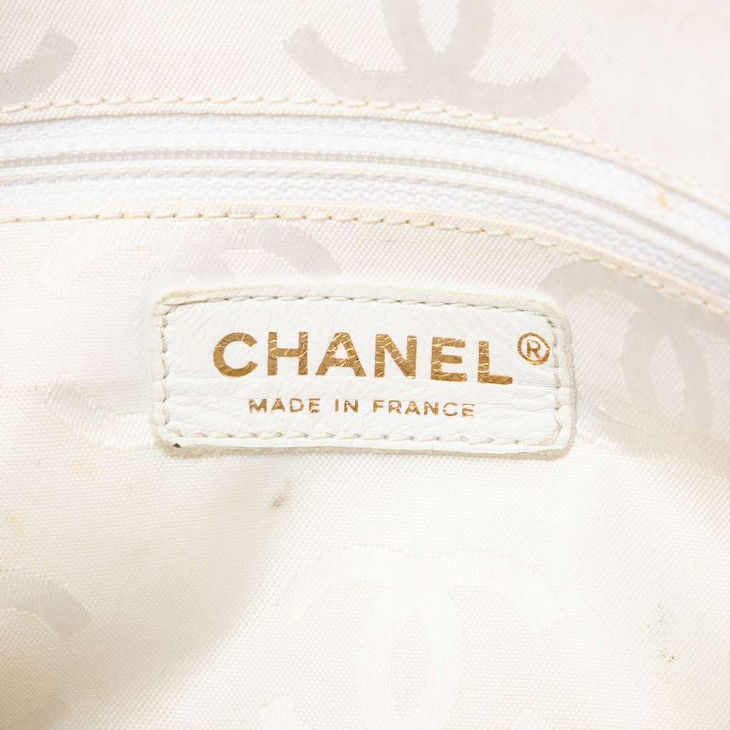 Chanel CC Caviar Chain Shoulder Bag White Leather Good condition - Box View