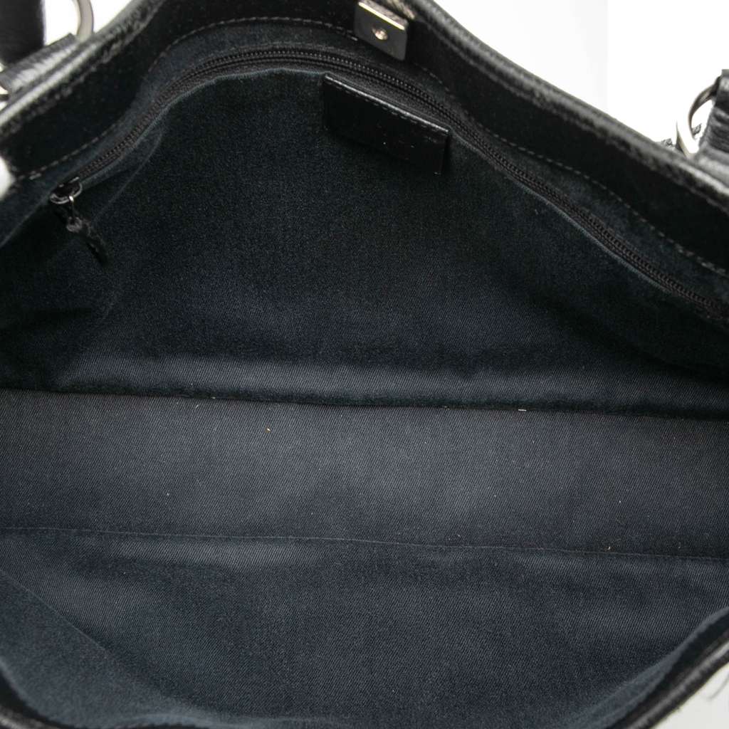 Gucci GG Canvas Tote Black Canvas Good condition - Model View