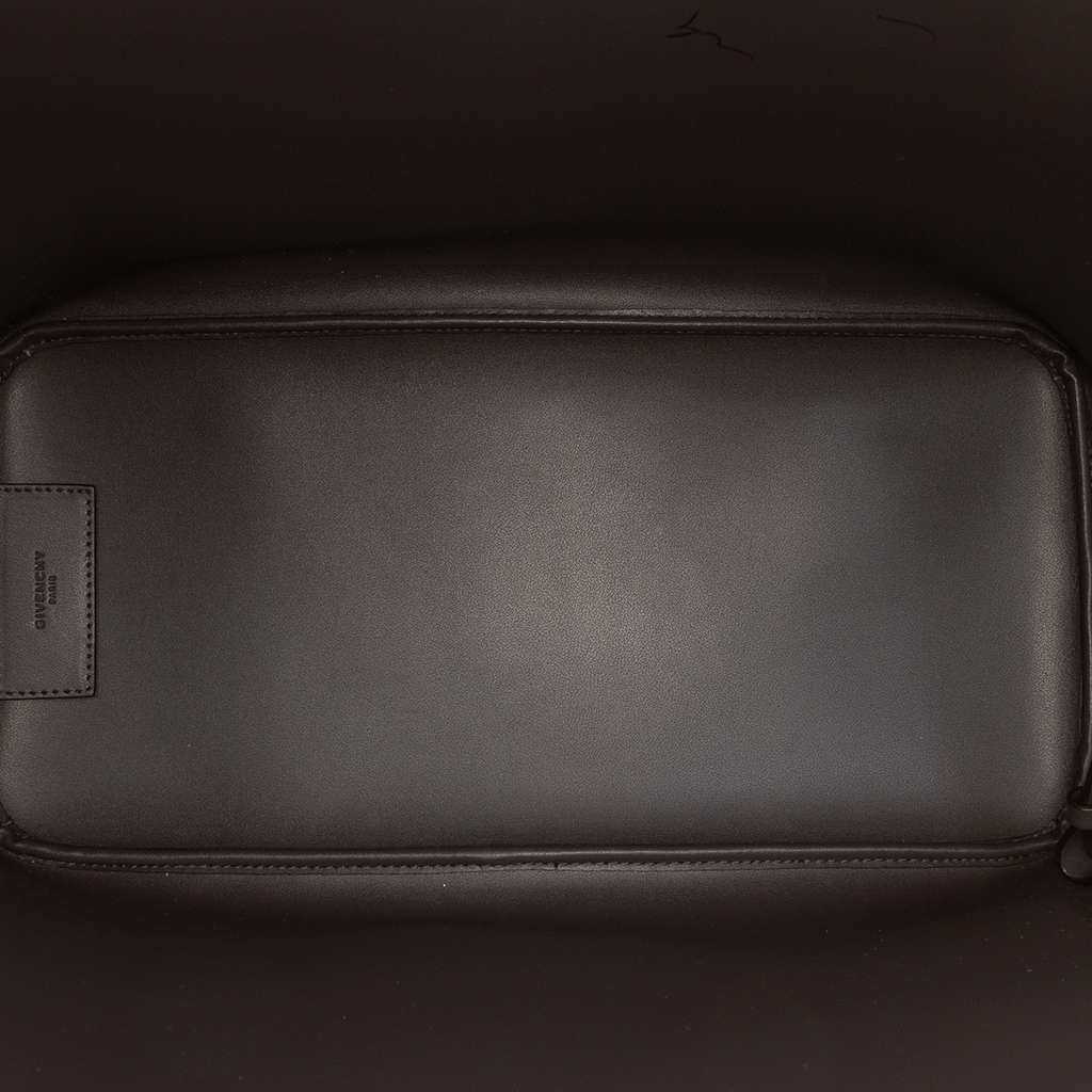 Givenchy Large Leather Wing Shopping Tote Black Leather Good condition - Model View