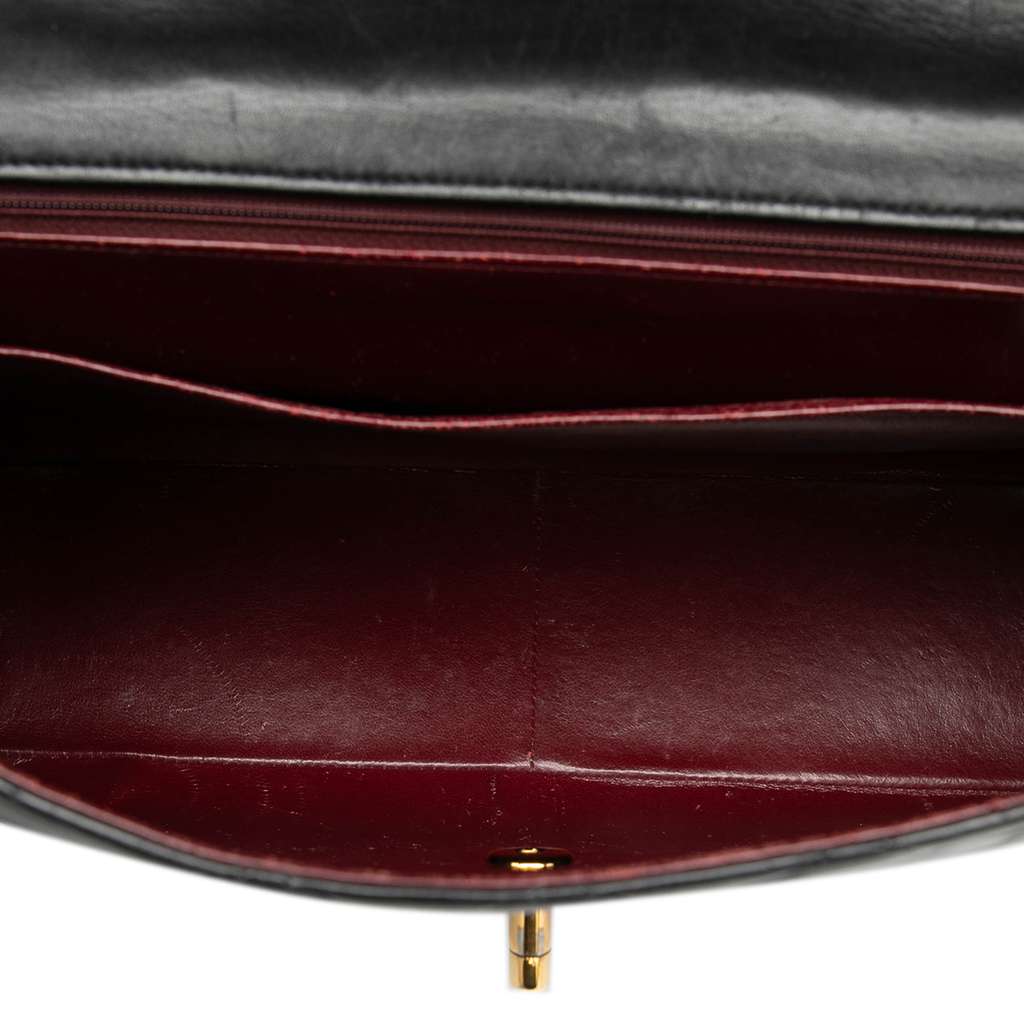 Chanel Maxi XL Classic Lambskin Single Flap Black Leather Good condition - Model View