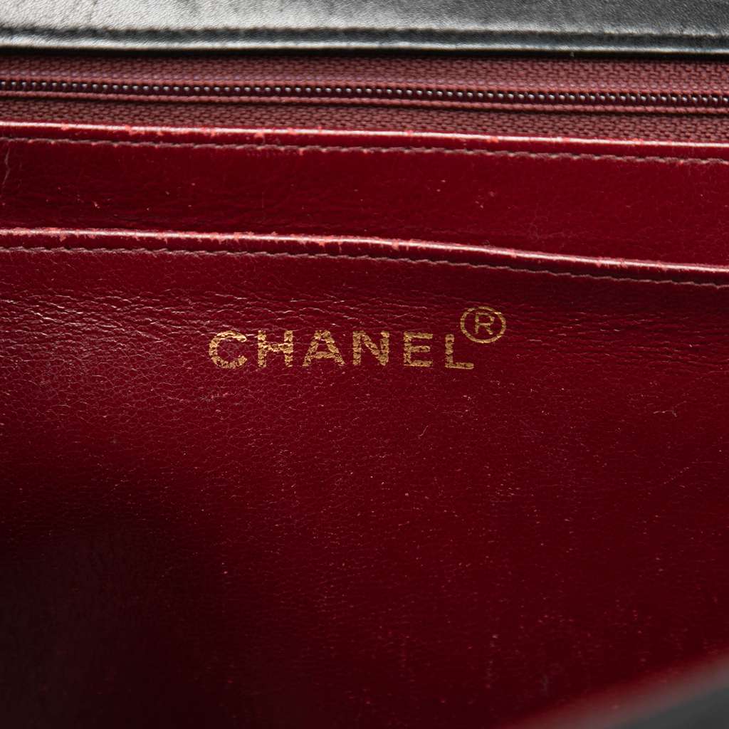Chanel Maxi XL Classic Lambskin Single Flap Black Leather Good condition - Box View