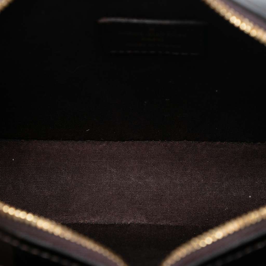 Louis Vuitton Monogram Vernis Camera Pouch Purple Leather Good condition - Model View