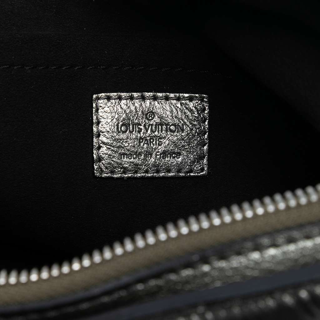 Louis Vuitton Monogram Mahina XS Silver Leather Good condition - Box View