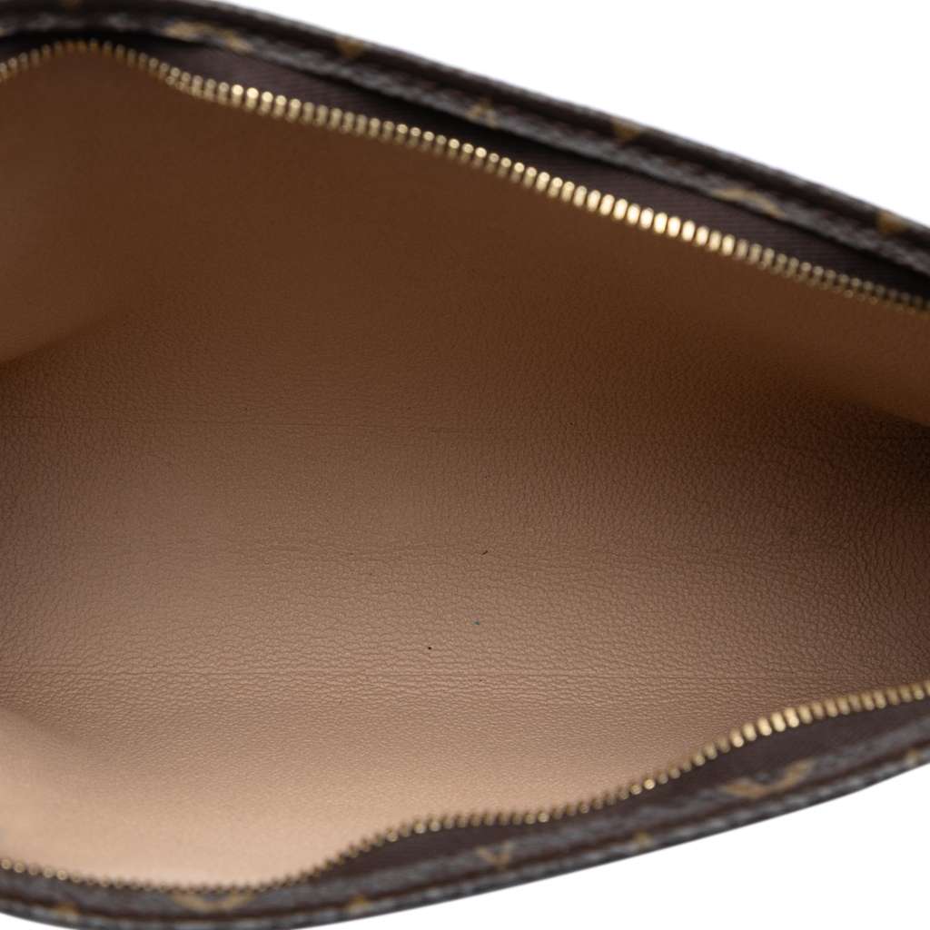 Louis Vuitton Monogram Toiletry Pouch 26 Brown Good condition - Model View
