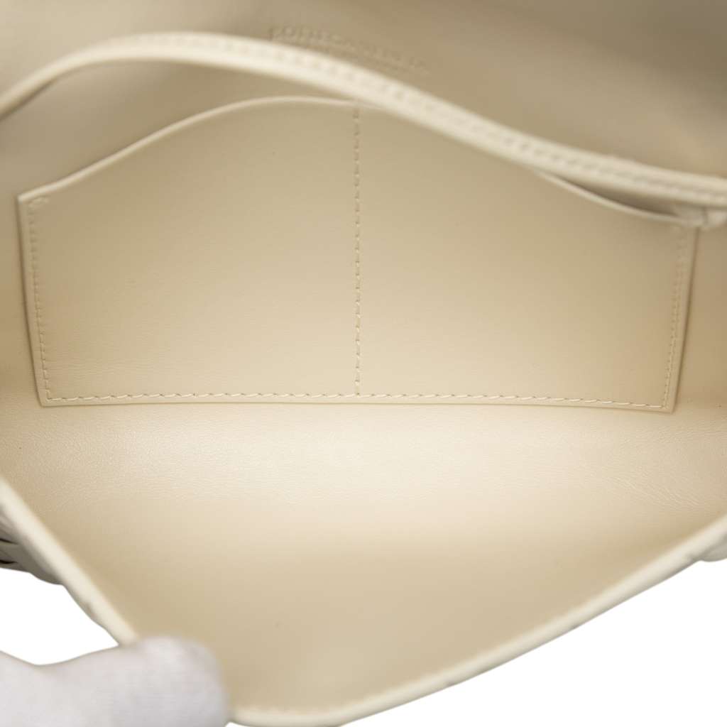 Bottega Veneta Nappa Intrecciato Andiamo Pouch on Strap White Leather Good condition - Model View