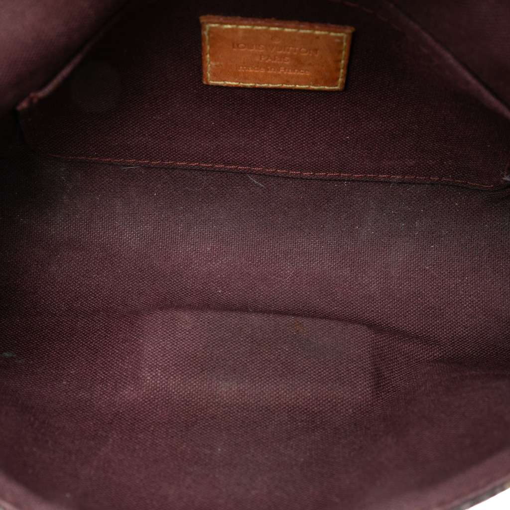 Louis Vuitton Monogram Favorite PM Brown Good condition - Model View