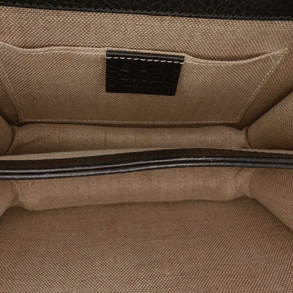 Gucci Small Dollar Calfskin Interlocking G Crossbody Black Leather Good condition - Model View