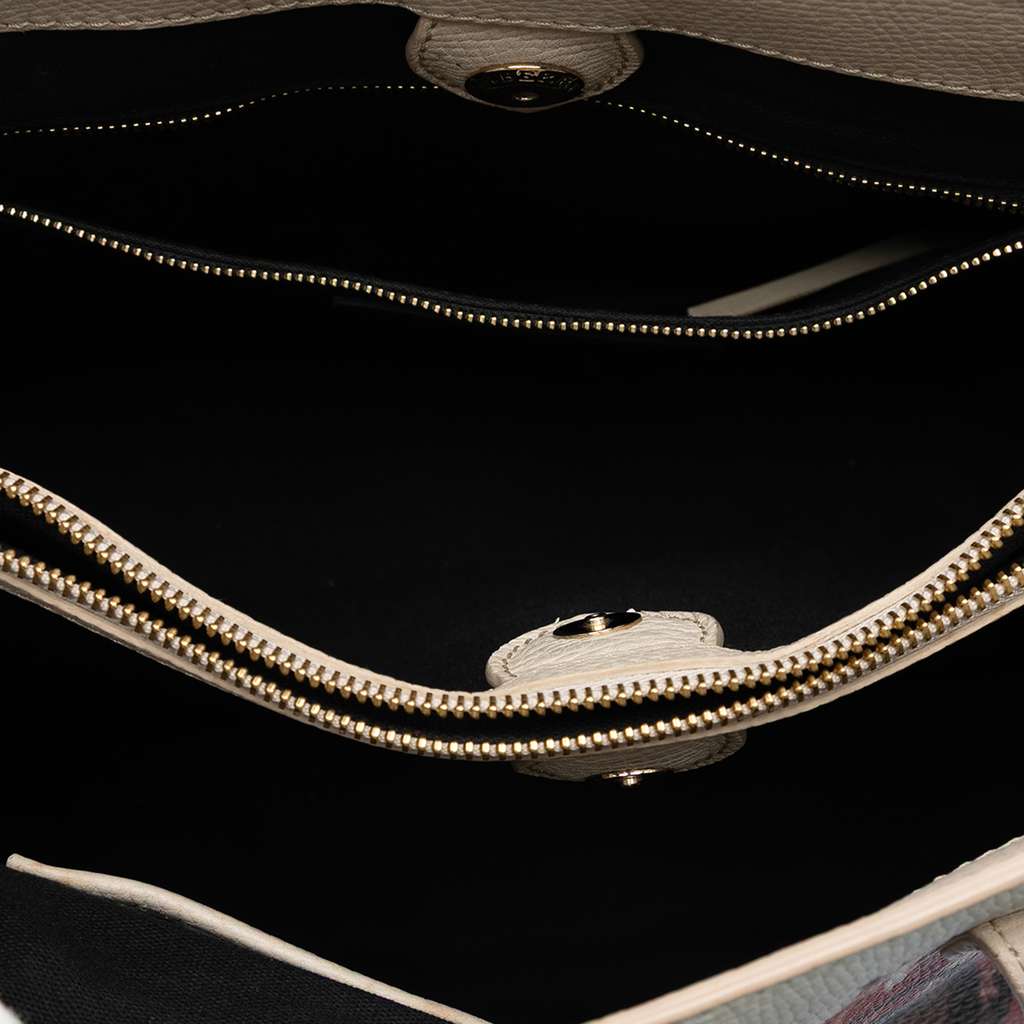 Burberry Medium Leather and House Check Canvas Pallas Head Banner Satchel White Leather Good condition - Model View