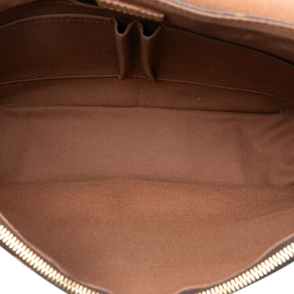 Louis Vuitton Monogram Beaubourg Messenger MM Brown Good condition - Model View