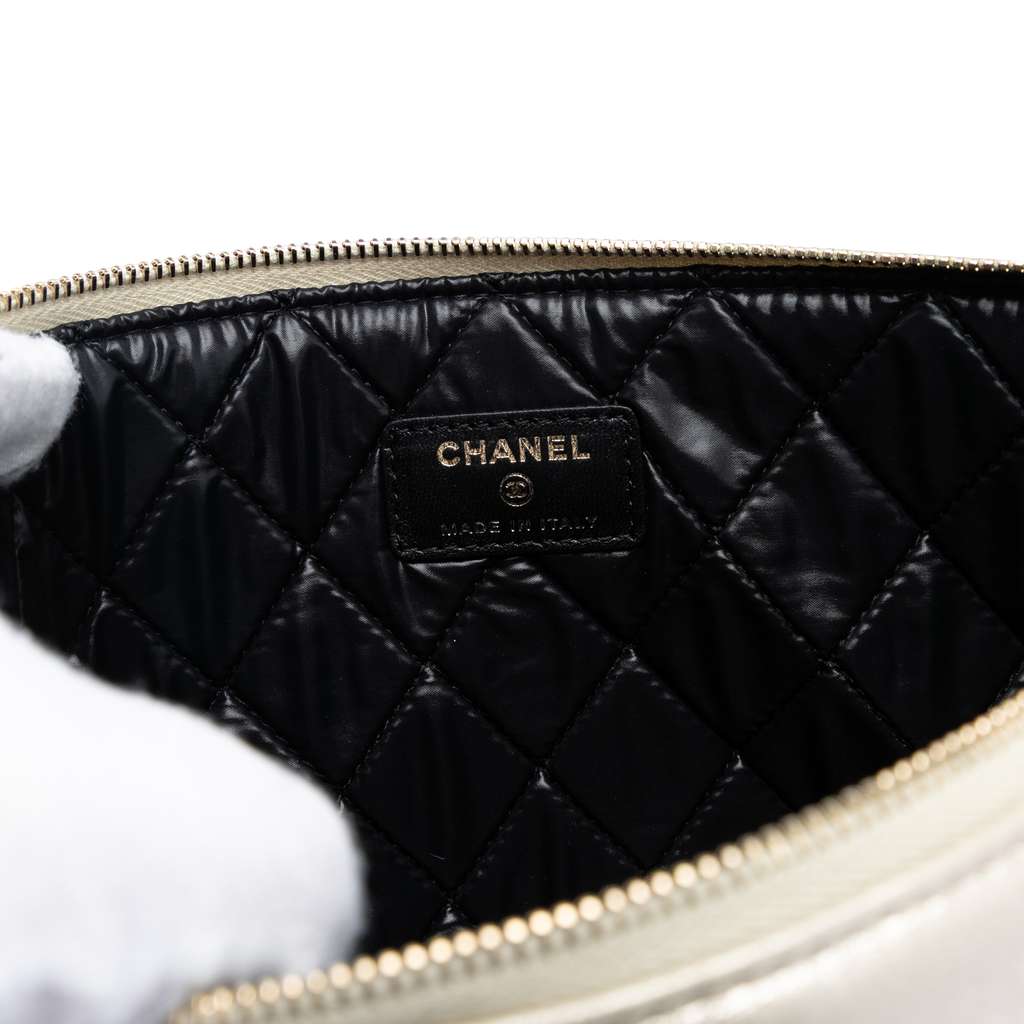 Chanel Medium Quilted Lambskin and Metallic Calfskin Pearl O Case Clutch Black Leather Good condition - Box View