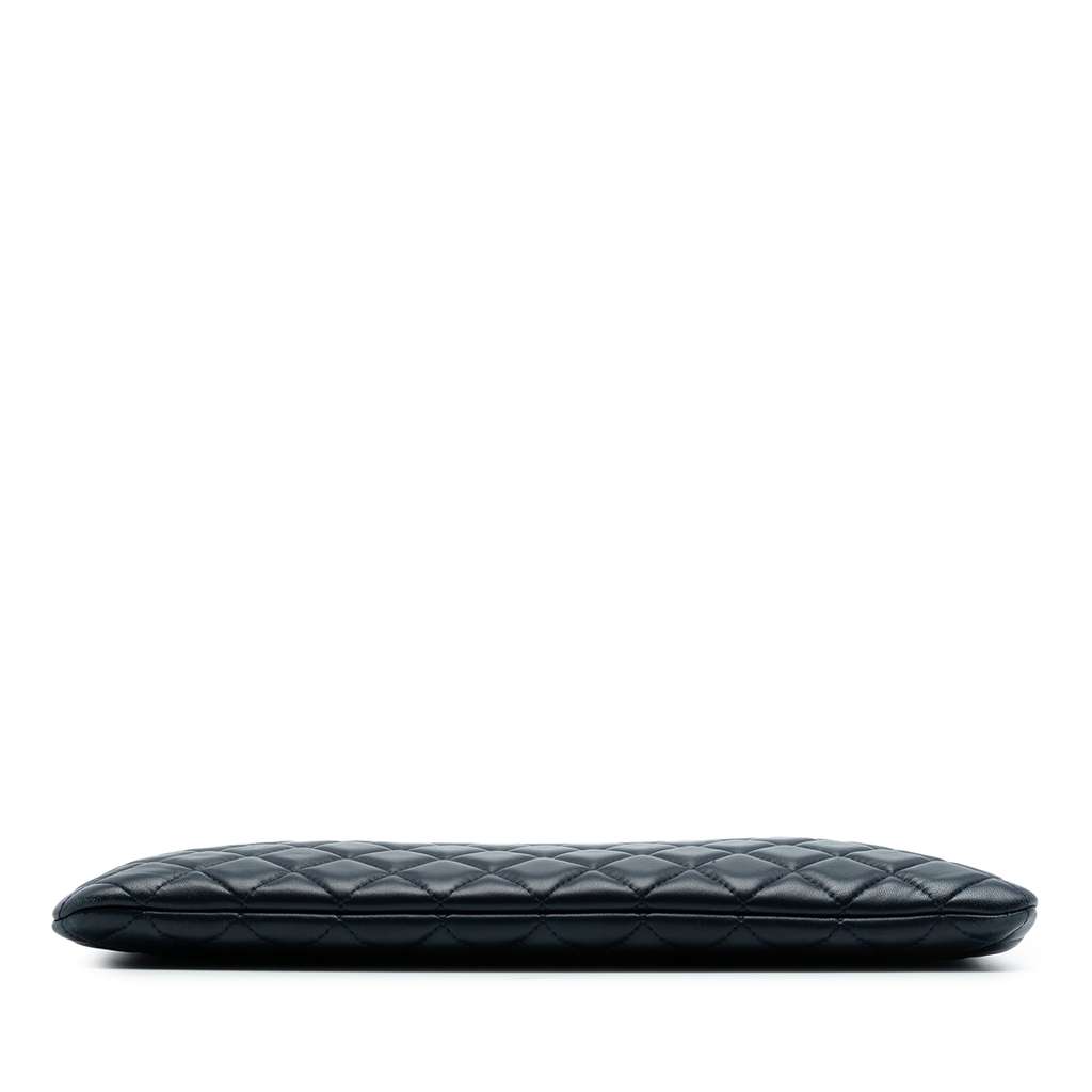 Chanel Large Quilted Lambskin O Case Clutch Blue Leather Good condition - Inside View