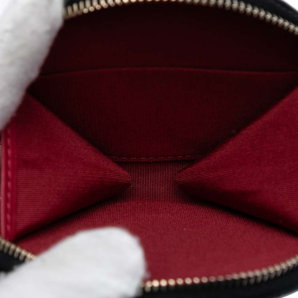 Chanel Quilted Lambskin Pearl Crown CC Wristlet Multi Pouches Black Leather Good condition - Model View