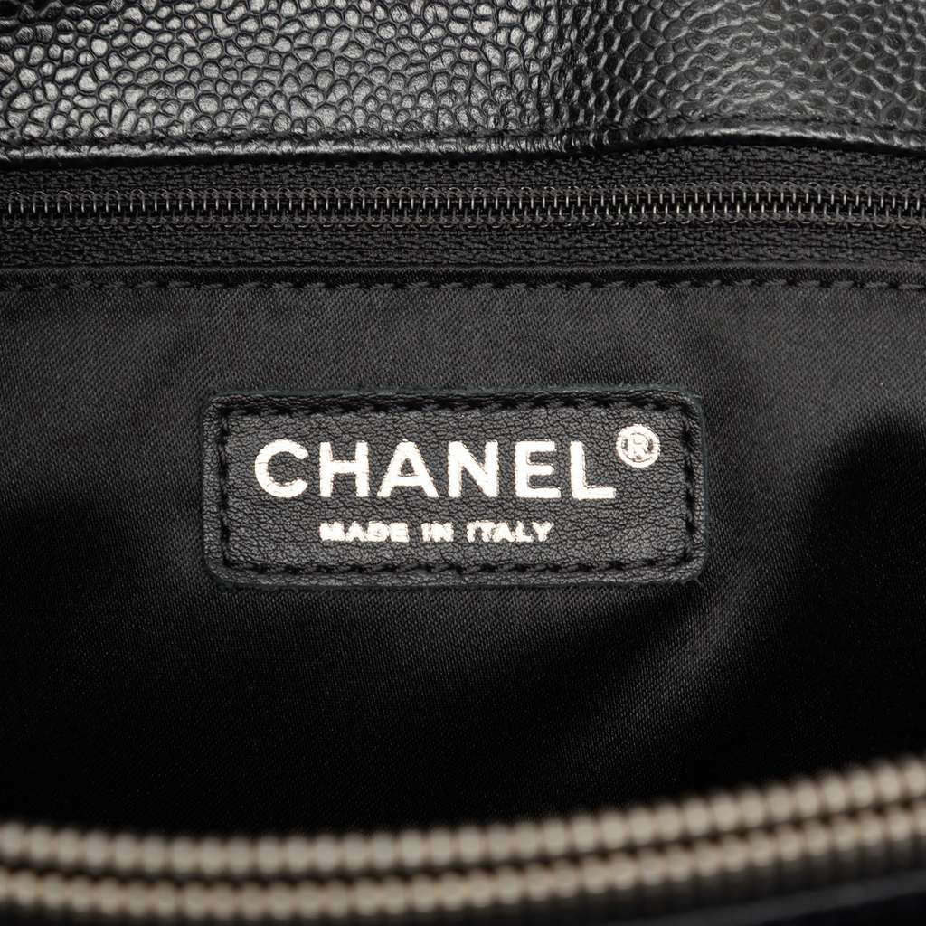 Chanel Caviar Grand Shopping Tote Black Leather Good condition - Box View
