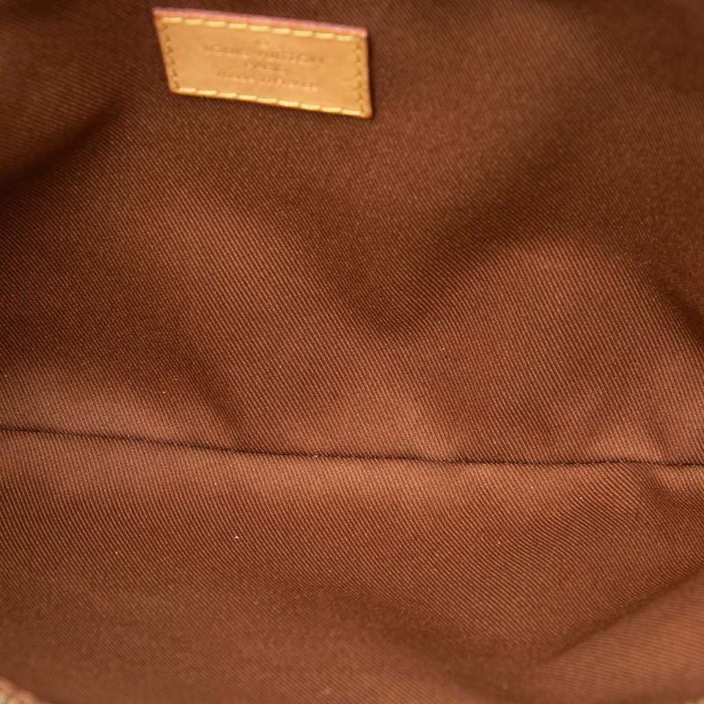 Louis Vuitton Monogram Etui Voyageur PM Brown Good condition - Model View