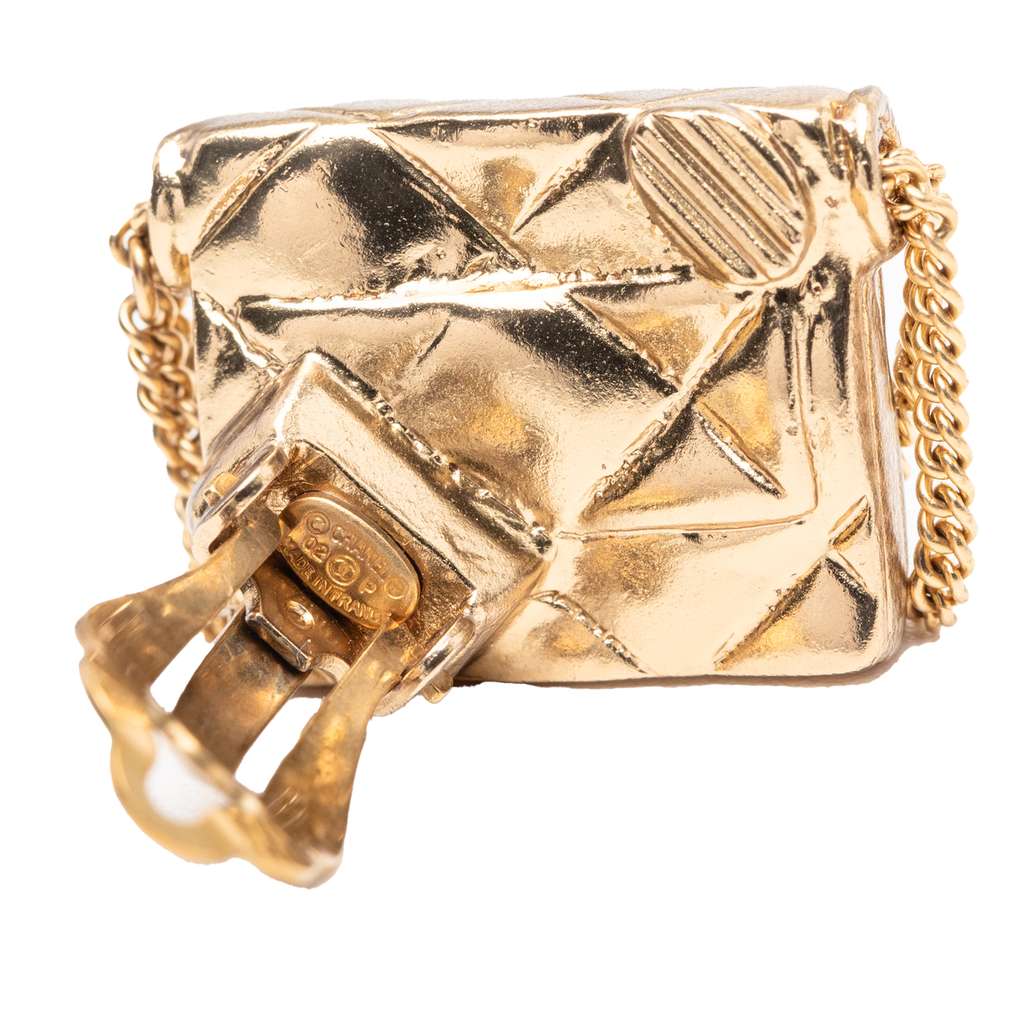 Chanel CC Gold Plated Quilted Flap Bag Clip On Earrings Gold Metal Good condition - Model View