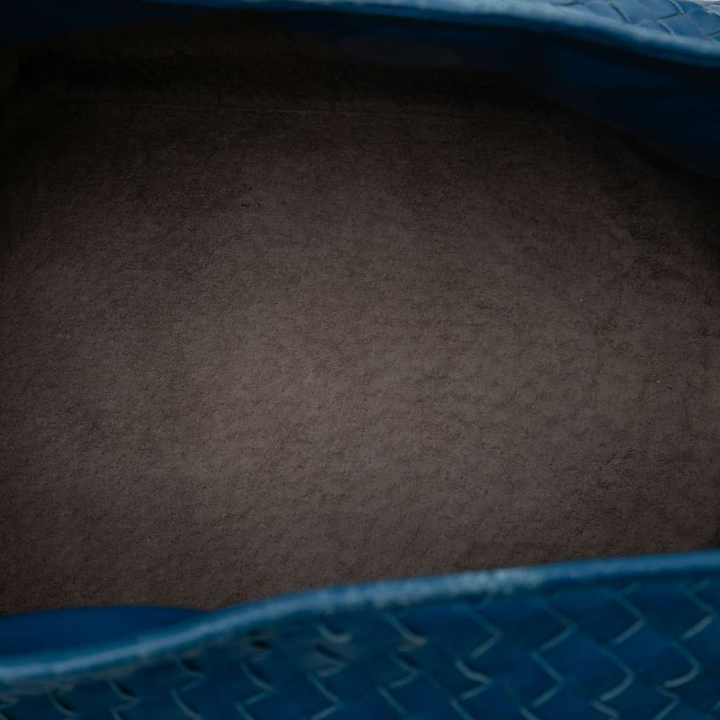 Bottega Veneta Nappa Intrecciato Parachute Tote Blue Leather Good condition - Model View