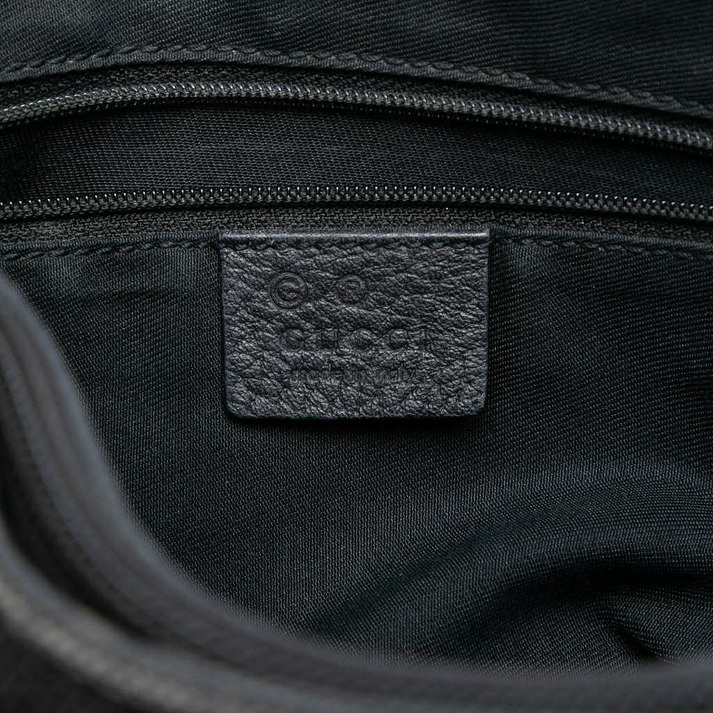 Gucci GG Denim Shoulder Bag Black Denim Good condition - Box View