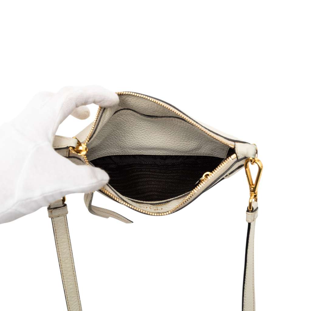 Prada Vitello Daino Crossbody White Leather Good condition - Model View