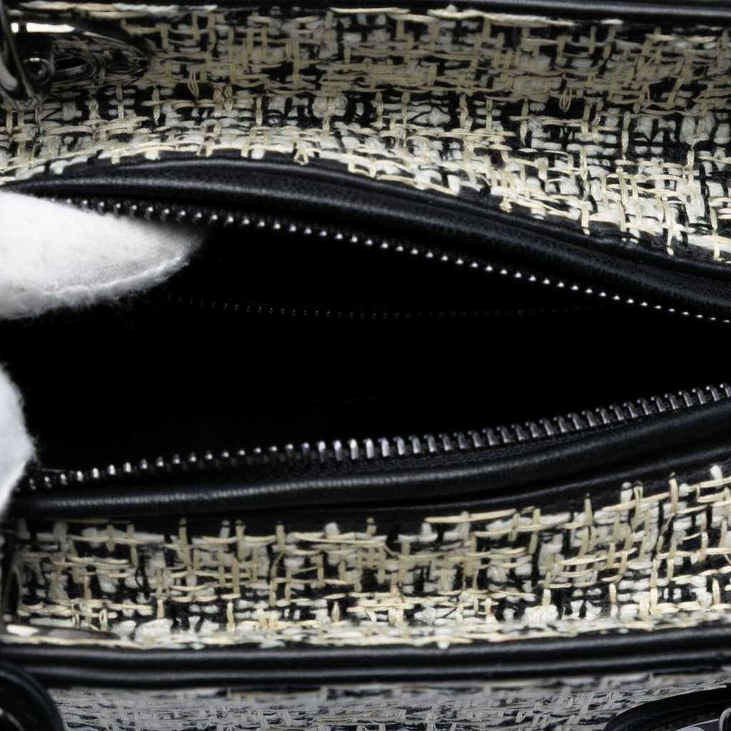 Dior Medium Tweed Lady Dior White Tweed Good condition - Model View