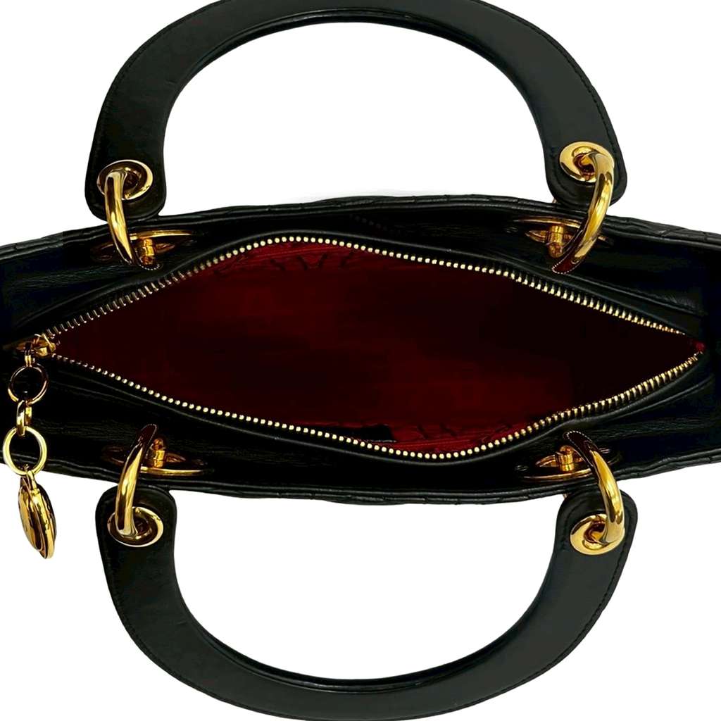 Dior Medium Lambskin Cannage Lady Dior Black Leather Good condition - Model View