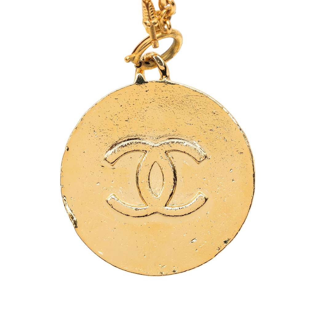 Chanel CC Gold Plated Star Round Pendant Necklace Gold Metal Good condition - Inside View