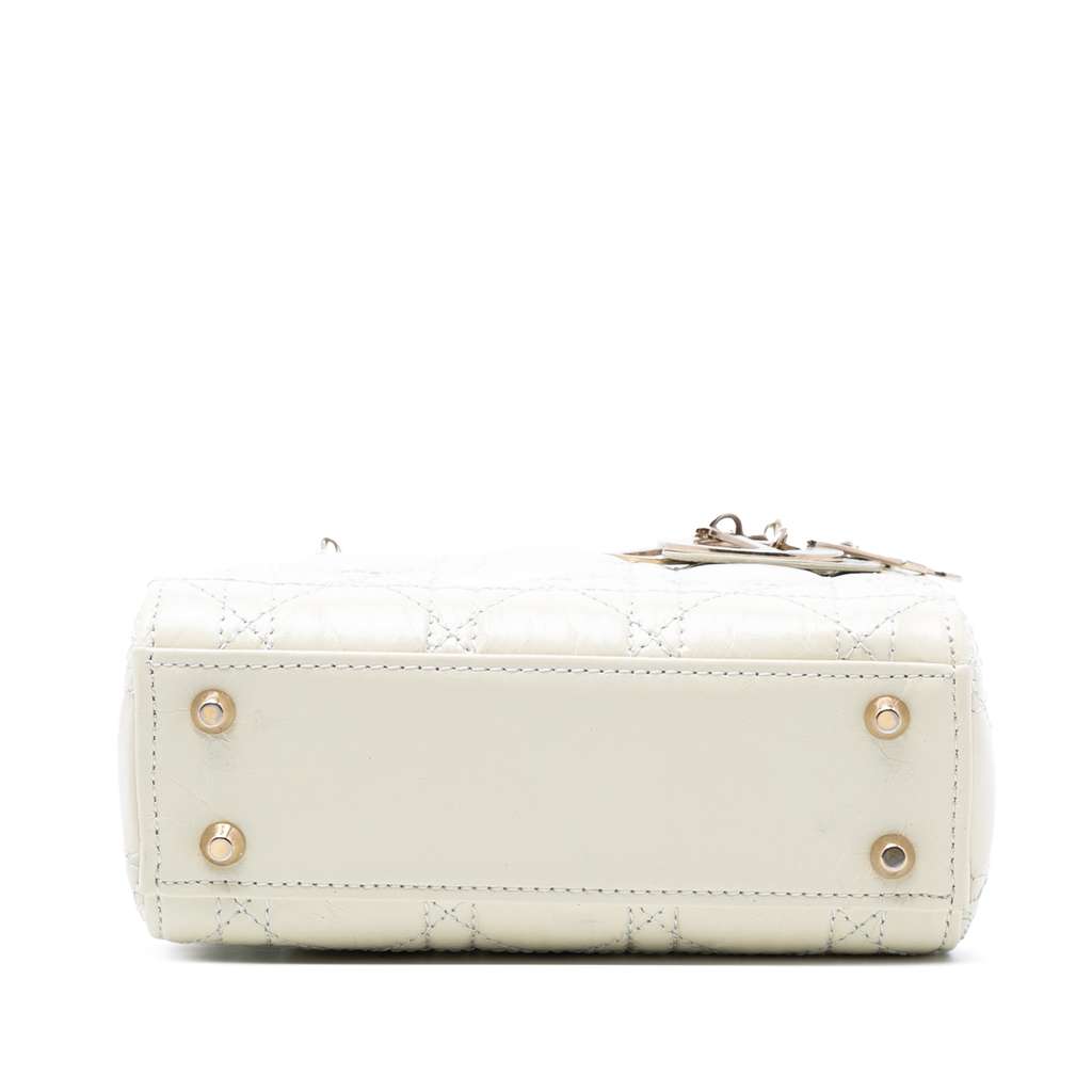 Dior Mini Crinkled Calfskin Cannage Lady Dior White Leather Good condition - Inside View